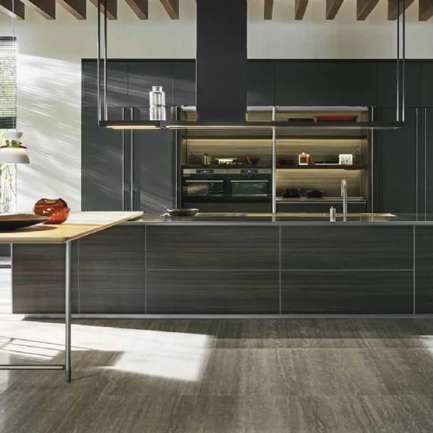 Cucina Design con isola HiLine 6 Frame Door in Eucalipto di Molteni & C